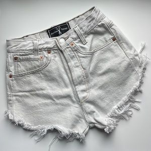 COPY - American Vintage Levi shorts 🌟